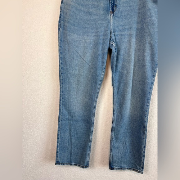 NWT: Abercrombie & Fitch The 90's Slim Straight Ultra High Rise Jeans Size 34 - Picture 3 of 11
